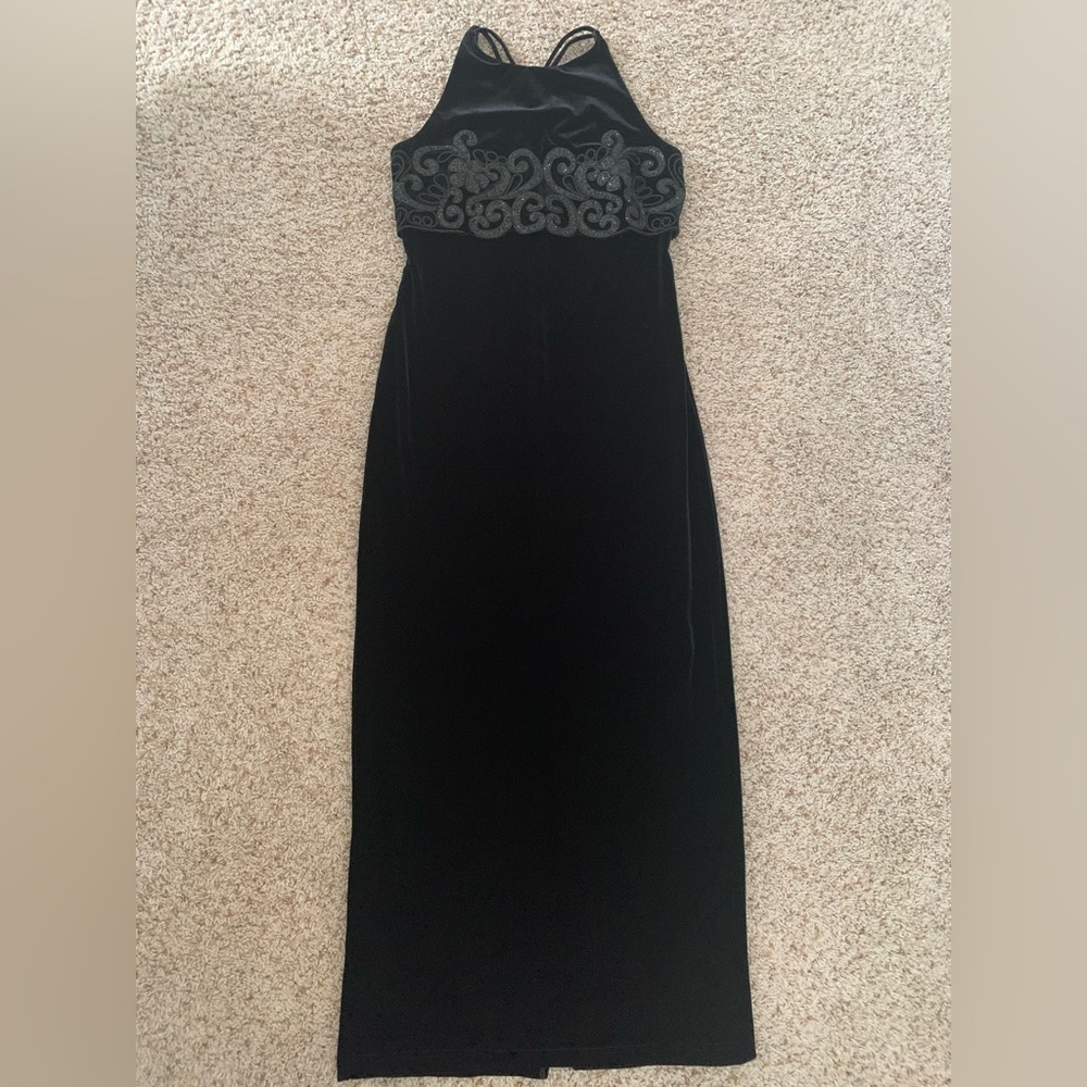 Pre loved vintage evening gown by Be smart, black size 11/12